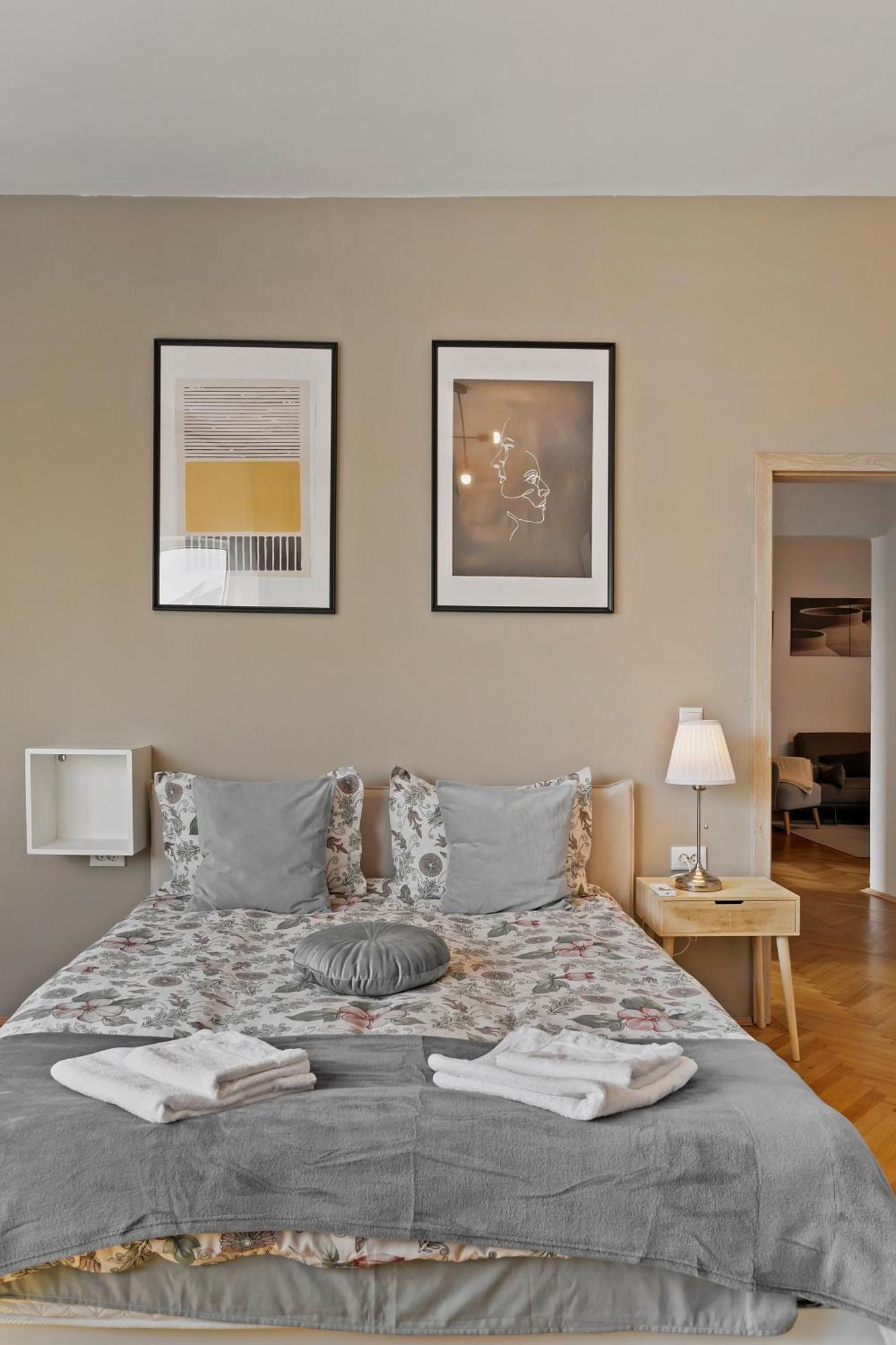 Ultracentral Dreamland Apartment 3 Bdrm Bucarest Extérieur photo